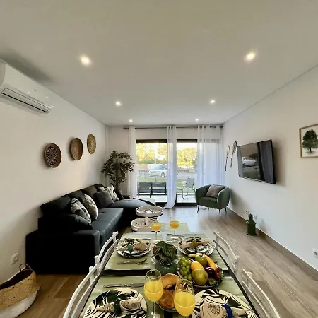 Da Rocha Twins 1 With Pool By Homing *